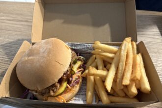 Queenies Cribs - BBQ Pulled Pork Burger